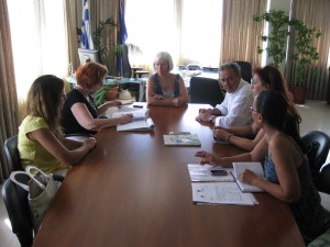 synantisi_aeiforo_sxoleio