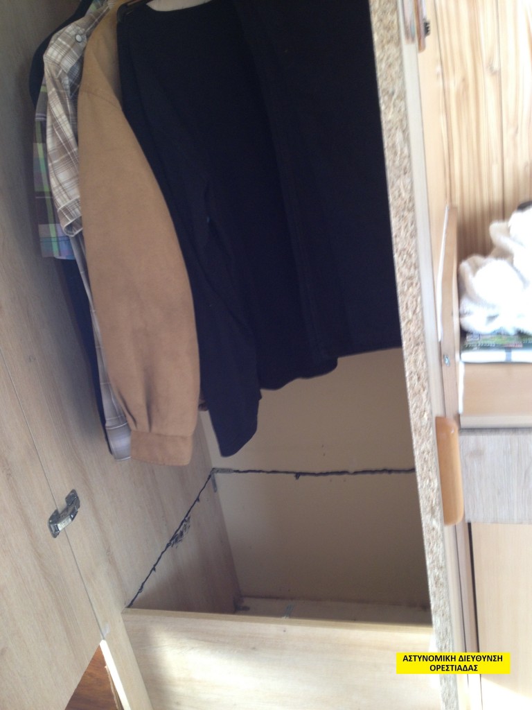 Η κρύπτη στην οποία βρέθηκε ο ένας εκ των δύο μεταναστών 