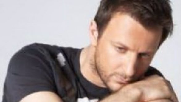 Ο Κώστας Καραφώτης επιστρέφει