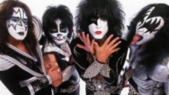 Η Lady GaGa είναι το πέμπτο μέλος των Kiss!