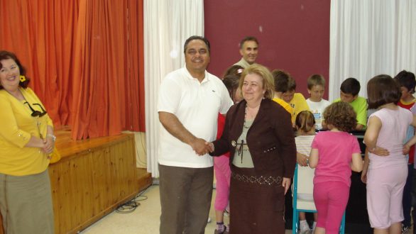 Πίανο Δώρισε Η Δ.Ε.Η Στο Δημοτικό Σχολείο Μαΐστρου