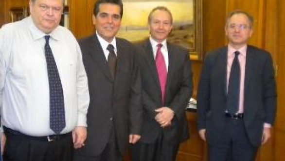 Συνάντηση στελεχών Ν.Δ. με Βενιζέλο και Μπεγλίτη για αμυντικά θέματα