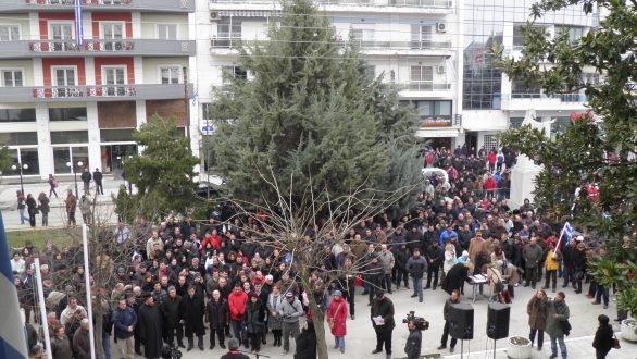 Μεγάλη η συμμετοχή του κόσμου στην διαμαρτυρία για τα κέντρα φύλαξης μεταναστών στην Ορεστιαδα(video)