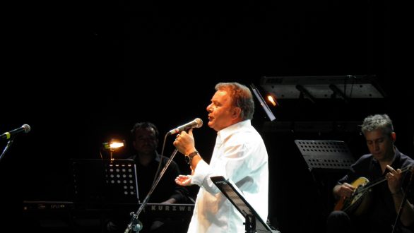 Με Μανώλη Μητσιά έπεσε η αυλαία στα “Ορέστεια 2011”