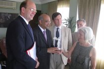 Συνάντηση Keith Vaz και Γεωργία Νικολάου: Ενημέρωση Βρετανών βουλευτών για το μεταναστευτικό