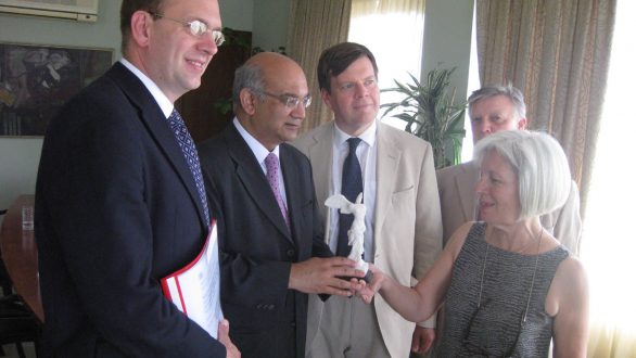 Συνάντηση Keith Vaz και Γεωργία Νικολάου: Ενημέρωση Βρετανών βουλευτών για το μεταναστευτικό