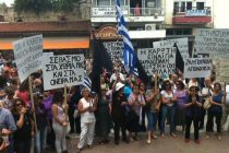 Μεγάλη προσέλευση κόσμου στη διαμαρτυρία κατά των κέντρων μεταναστών στο Διδυμότειχο