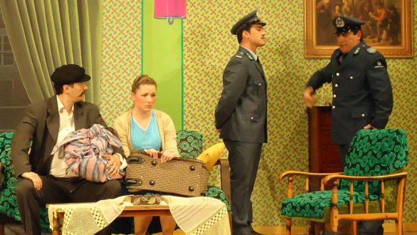 Ο Ηλίας του 16ου… ταξιδεύει (από το Θεατρικό Εργαστήρι Νέας Ορεστιάδας ΔΙΟΝΥΣΟΣ)