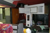 Μετέφεραν παράνομους μετανάστες σε ειδικά διαμορφωμένη κρύπτη σε λεοφωρείο