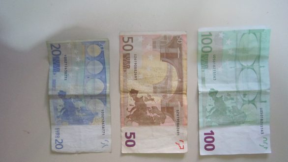 Σύλληψη δύο ημεδαπών για παραχάραξη χαρτονομισμάτων και τεσσάρων αλλοδαπών για πλαστογραφία στην Αλεξανδρούπολη