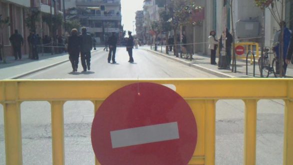 Αστυνομοκρατούμενες παρελάσεις στον Έβρο: Ένταση στην Ορεστιάδα – ΜΑΤ και προσαγωγές στην Αλεξανδρούπολη