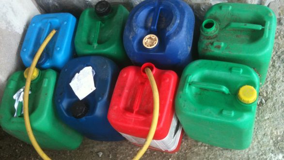 Σύλληψη τριών αλλοδαπών για κλοπές πετρελαίου και μπαταριών από απορριμματοφόρα φορτηγά αυτοκίνητα