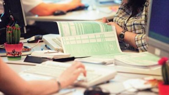 Τι πρέπει να ξέρουν για τη φορολογική δήλωση οι κάτοικοι εξωτερικού