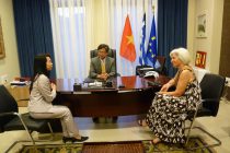 Εθιμοτυπική συνάντηση Αντιπεριφερειάρχη με τον Binh Vu, πρέσβη του Βιετνάμ