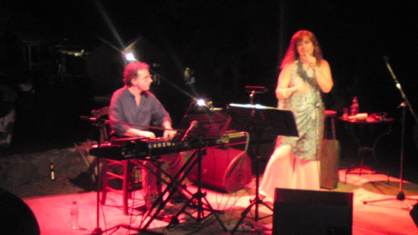 Η  Έλλη Πασπαλά και ο Τάκης Φαρατζής άνοιξαν τα φετινά Καβείρια