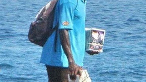 Συνελήφθη ανήλικος Πακιστανός στην Αλεξανδρούπολη με πλαστά CDs