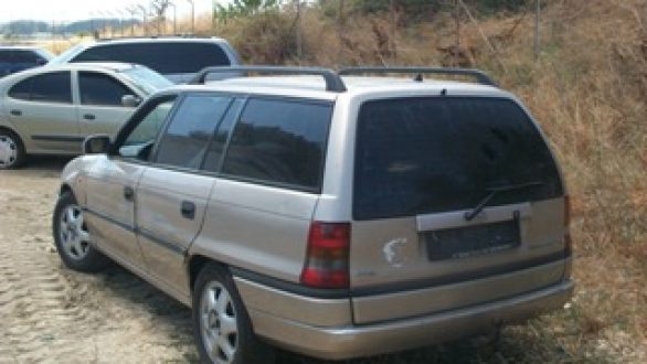 Συνελήφθησαν δύο διακινητές οι οποίοι προωθούσαν στο εσωτερικό της Χώρας είκοσι έξι μη νόμιμους μετανάστες