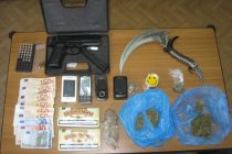Σύλληψη τριών ημεδαπών στην Αλεξανδρούπολη για κατοχή ναρκωτικών – Οι δύο εξ αυτών κατηγορούνται και για παράνομη οπλοκατοχή