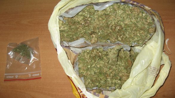 Σύλληψη δύο ατόμων στην Αλεξανδρούπολη για διακίνηση ναρκωτικών – Ο ένας εξ αυτών αντιστάθηκε τραυματίζοντας ελαφρά αστυνομικό