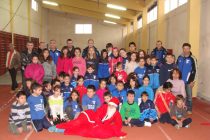 Χριστουγεννιάτικη γιορτή με παιχνίδια και μουσική για παιδιά του Στίβου του ΜΓΣ Εθνικού