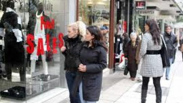 Προαιρετικά ανοιχτά τα καταστήματα την Κυριακή 30 Δεκεμβρίου