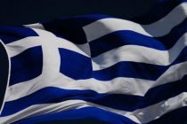 Πρωτοφανές: Ανήλικος κατέστρεψε την Ελληνική σημαία στο Διδυμότειχο