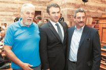 Στην εποχή της πολιτικής κρίσης κάποιοι δημιουργούν νέα κόμματα στα δεξιά της ΝΔ