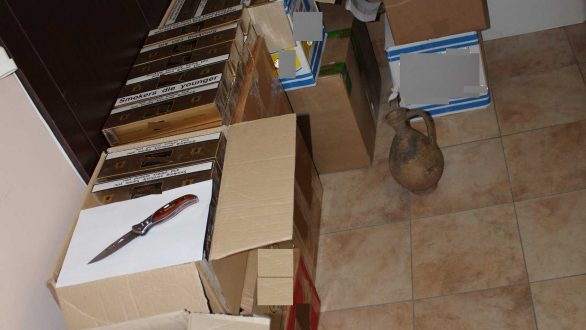 Σύλληψη τριών ημεδαπών στην Αλεξανδρούπολη για εμπορία λαθραίων τσιγάρων, για αρχαιοκαπηλία και παράνομη κατοχή μαχαιριού
