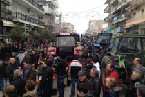 Με επιτυχία η σύγκεντρωση διαμαρτυρίας στην Ορεστιάδα – Με αναμμένες τις μηχανές των τρακτέρ οι αγρότες αναμένουν τις αποφάσεις της κυβέρνησης