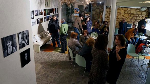 Εγκαίνια της έκθεσης φωτογραφίας με θέμα τη γυναίκα