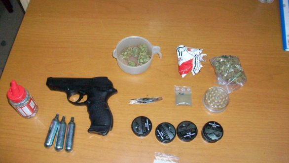 Κομοτηνή: Σύλληψη δύο ατόμων για καλλιέργεια και κατοχή κάνναβης,παράνομη οπλοκατοχή και αρχαιοκαπηλία