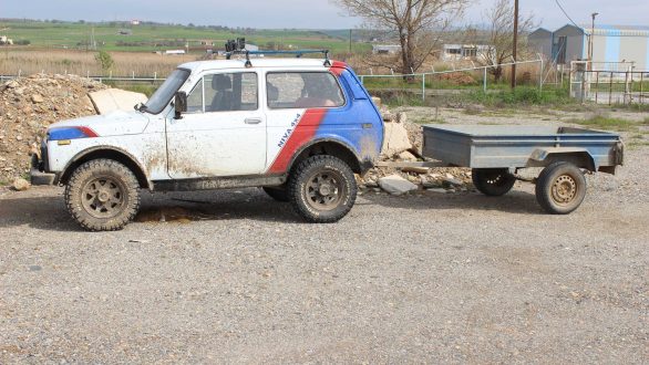 Σύλληψη τριών ατόμων για λαθρεμπόριο εξαρτημάτων φωτογραφικών μηχανών