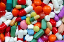 Βουλή: Αλλαγές προς τα κάτω στις τιμές των φαρμάκων