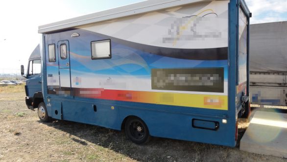 Σύλληψη ενός διακινητή ο οποίος επιχείρησε να προωθήσει στο εσωτερικό της χώρας είκοσι τρεις μη νομίμους μετανάστες