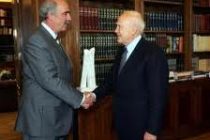 Η συνάντηση του Προέδρου της Δημοκρατίας κ.Καρολου Παπούλια με τον πρόεδρο της βουλής των ελλήνων κ.Ευαγγελο Μεϊμαράκη στο προεδρικό μέγαρο  και όσα είπαν.