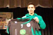 Ανανέωσε και ο Κωνσταντινίδης