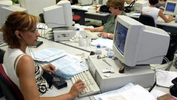 Κατατέθηκε το νομοσχέδιο για την επαναπρόσληψη των απολυμένων στο Δημόσιο