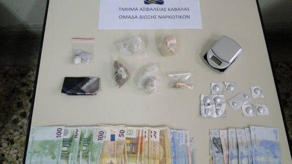 Σύλληψη τριών ημεδαπών για διακίνηση και κατοχή ναρκωτικών στην Καβάλα