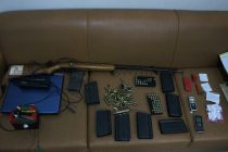 Εγκληματική ομάδα εξέδιδε πλαστά διπλώματα οδήγησης.Όπλα, βεγγαλικά και φωτοβολίδες βρέθηκαν στην κατοχή τους