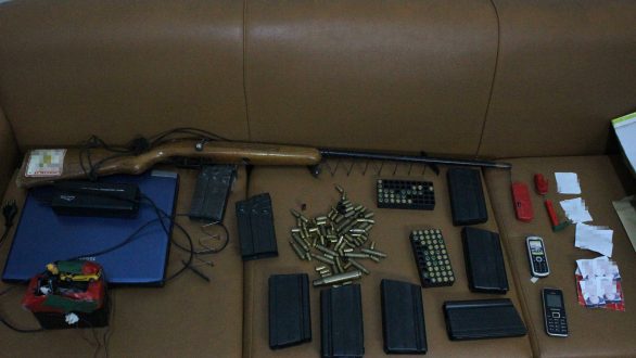 Εγκληματική ομάδα εξέδιδε πλαστά διπλώματα οδήγησης.Όπλα, βεγγαλικά και φωτοβολίδες βρέθηκαν στην κατοχή τους