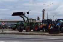 Με δύο μπλόκα στους δρόμους οι αγρότες του Έβρου