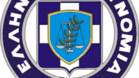 Παρουσιάστηκε ως υποδιευθυντής αλυσίδας σούπερ μάρκετ και κατάφερε να την εξαπατήσει