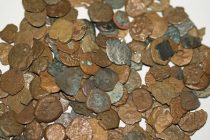 Συνελήφθησαν για μια χούφτα… αρχαία νομίσματα