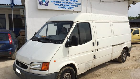 Συνελήφθησαν στο πλαίσιο οργανωμένης αστυνομικής επιχείρησης δύο  διακινητές οι οποίοι προωθούσαν στο εσωτερικό της χώρας έξι  μη νόμιμους μετανάστες