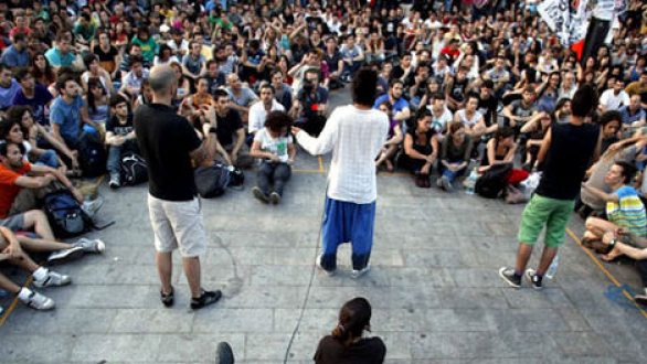 “Αναξιόπιστα” τα ελληνικά αυτιά άκουσαν ότι ήθελαν – Η αλήθεια για τα συνθήματα των Ισπανών