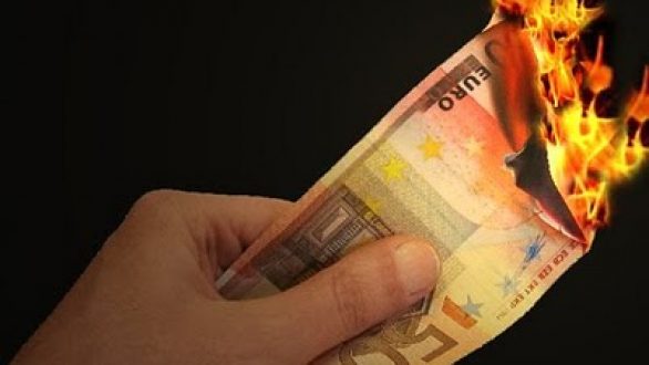 Να μειωθούν οι τιμές στα καύσιμα ζητά το Κ.Κ.Ε.