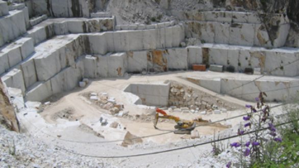 Στην επαναλειτουργία και σύσταση νέων λατομείων σε κεντρικό και βόρειο Έβρο προχωρά η Περιφέρεια