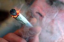 Συλληψη 21χρονης για παραβαση του ν. Περι ναρκωτικων στην Αλεξ/πολη