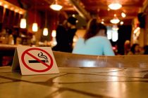Ανησυχία προκαλεί στους επαγγελματίες η καθολική απαγόρευση του καπνίσματος