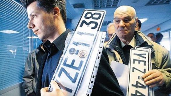 Επιστροφή πινακίδων και αδειών οδήγησης και κυκλοφορίας, ενόψει των Χριστουγέννων και της Πρωτοχρονιάς